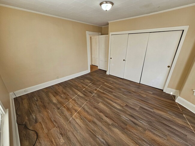 Building Photo - $2,075 - 3 Bed / 1 Bath Apartment in West Manchester's Rimmon Heights with a Semi-Private Balcony!