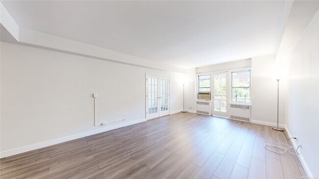Building Photo - 69-10 108th St