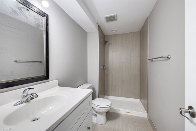 Building Photo - 8421 Xerxes Ave N