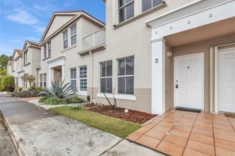 Building Photo - 9191 Fontainebleau Blvd