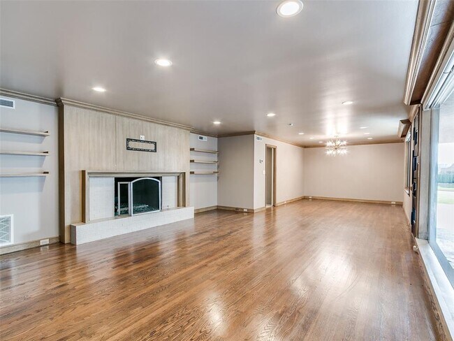 Foto del edificio - 6505 Avondale Dr