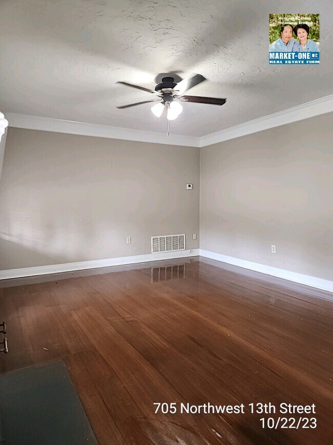 Foto del edificio - 705 NW 13th St