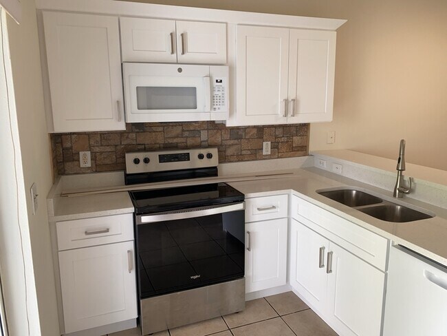 Photo - 303 Wilton Cir Townhome