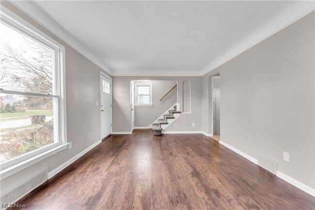 Foto del edificio - 8008 Pelham Dr