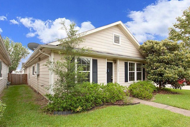 Building Photo - 11739 Chanteloup Dr