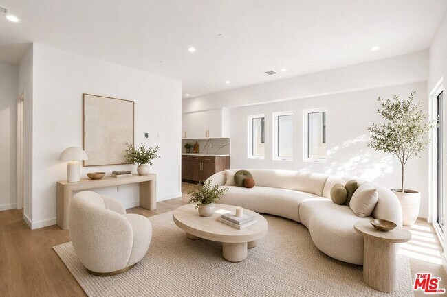 Foto del edificio - 2115 Beachwood Terrace