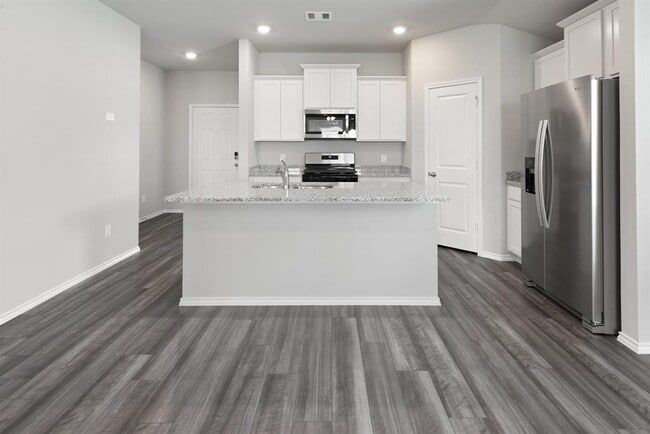 Building Photo - 2517 River Wy Dr