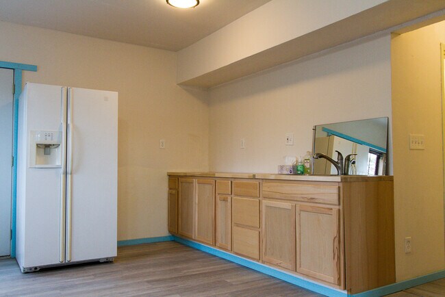 Building Photo - 2742 Morningside Dr NE