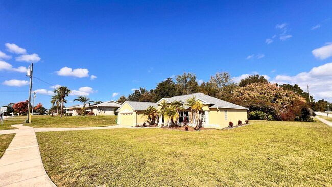 Foto del edificio - 1481 Woodfern St