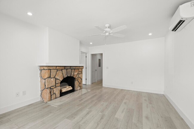 Foto del edificio - 605 N Lakeside Dr