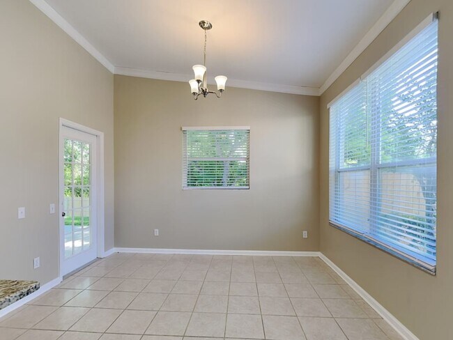 Building Photo - 305 Englenook Dr