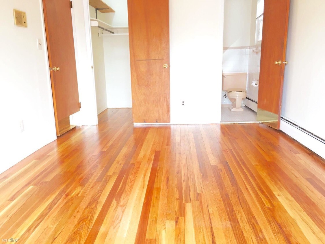Foto principal - 2528 42nd St