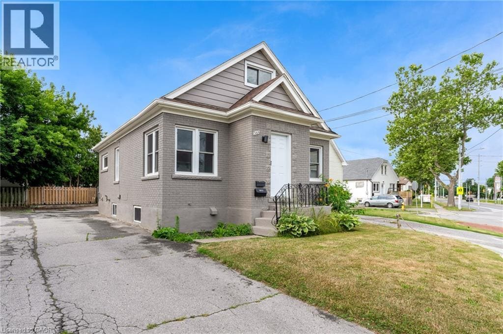 Primary Photo - 366 Carlton St