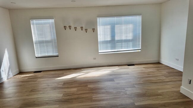 Building Photo - 68 Kempton Dr