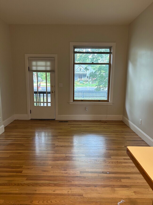 Sala de estar - 603 Mathews St