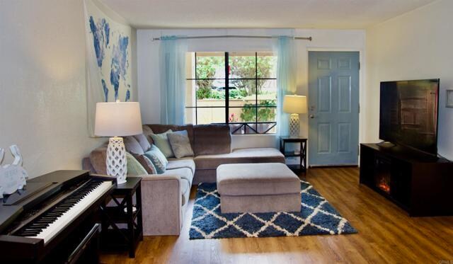 Foto del edificio - 12530 Carmel Creek Rd