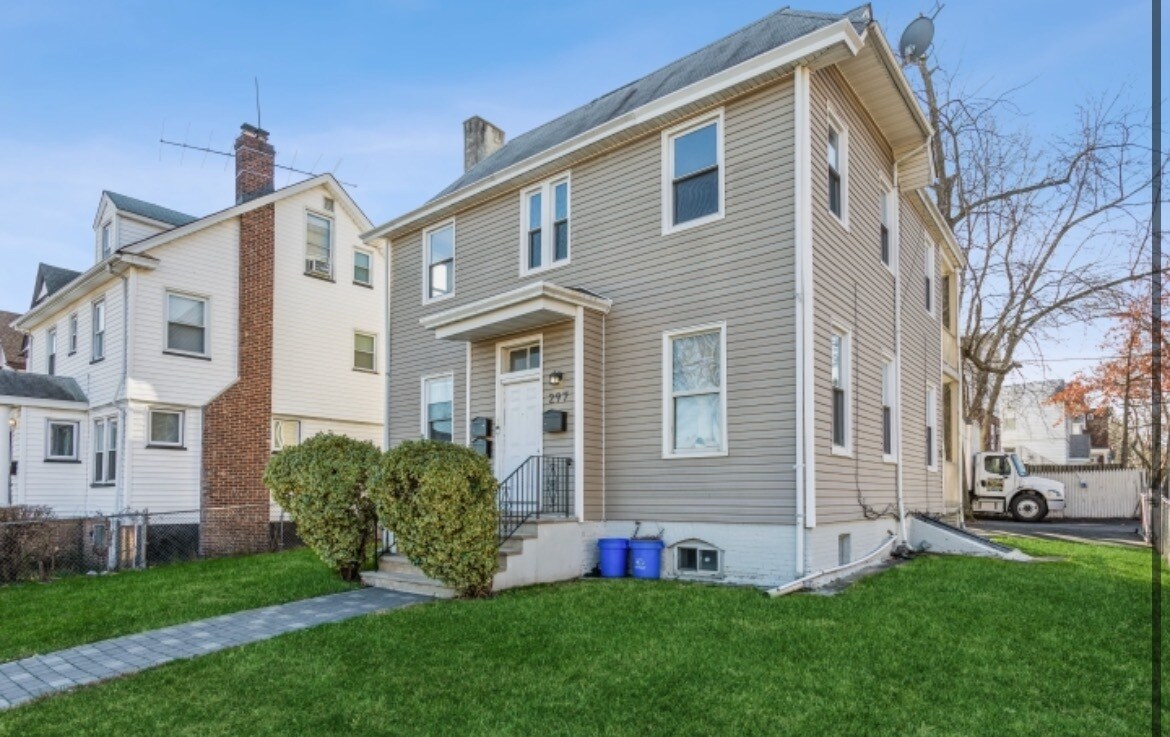 Primary Photo - 297 Rhode Island Ave