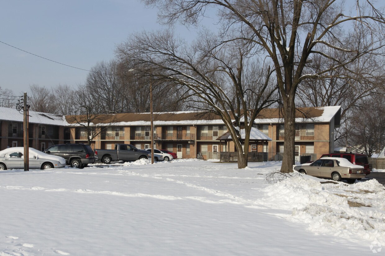 4226 Hillview Ave - Hillview Manor