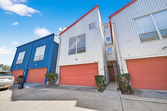 Photo - 6911 Yellowstone Way Dr Townhome