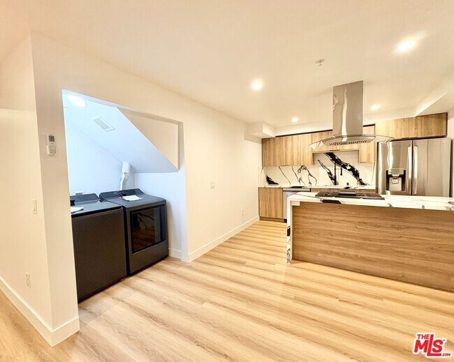 Foto del edificio - 4512 St Elmo Dr