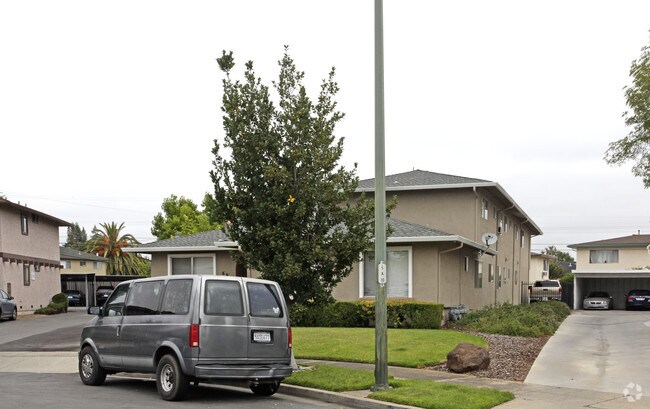Building Photo - 691 Ontario Ct