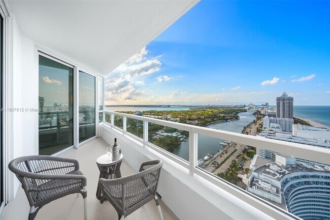 Foto del edificio - 4401 Collins Ave