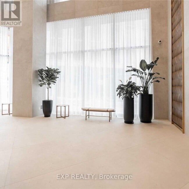 Photo du bâtiment - 1000 Portage Pkwy