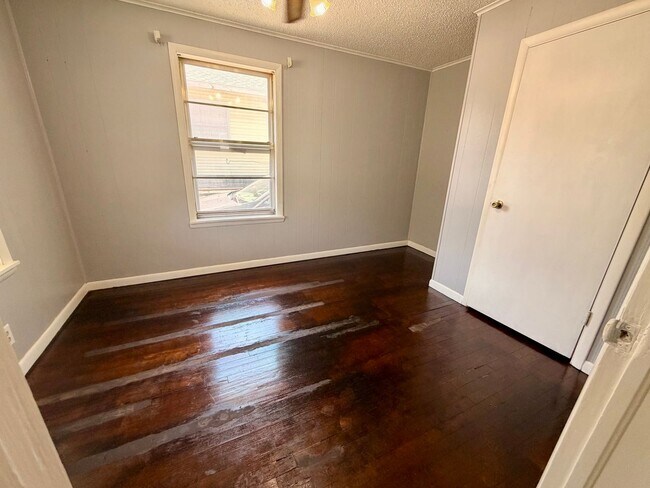 Foto del edificio - 3 Bedroom and 1.5 Bathroom Home in Shawnee for rent!