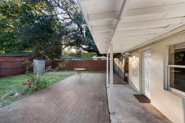 Photo - 5073 - YEAA SFH Apartment