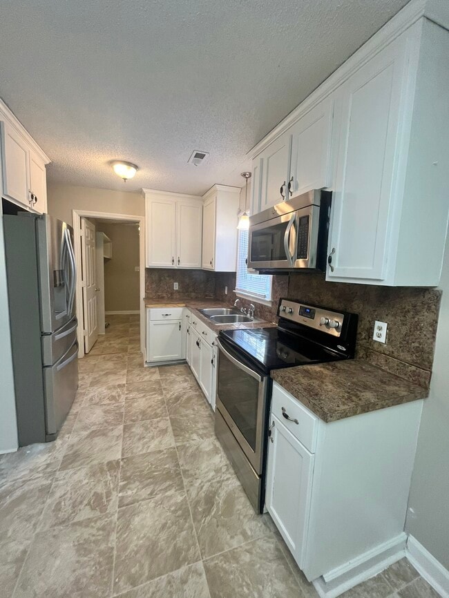 Photo - 101 Southridge Dr House