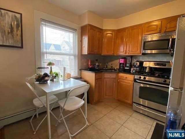 Foto del edificio - 26 Alexander Ave