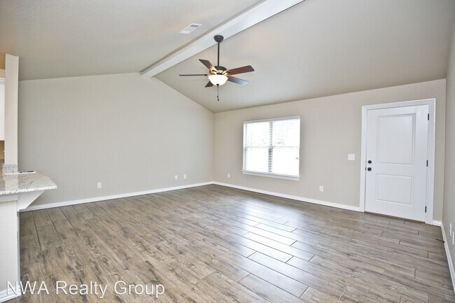Building Photo - 3 br, 2 bath House - 1700 S. Dixieland #102