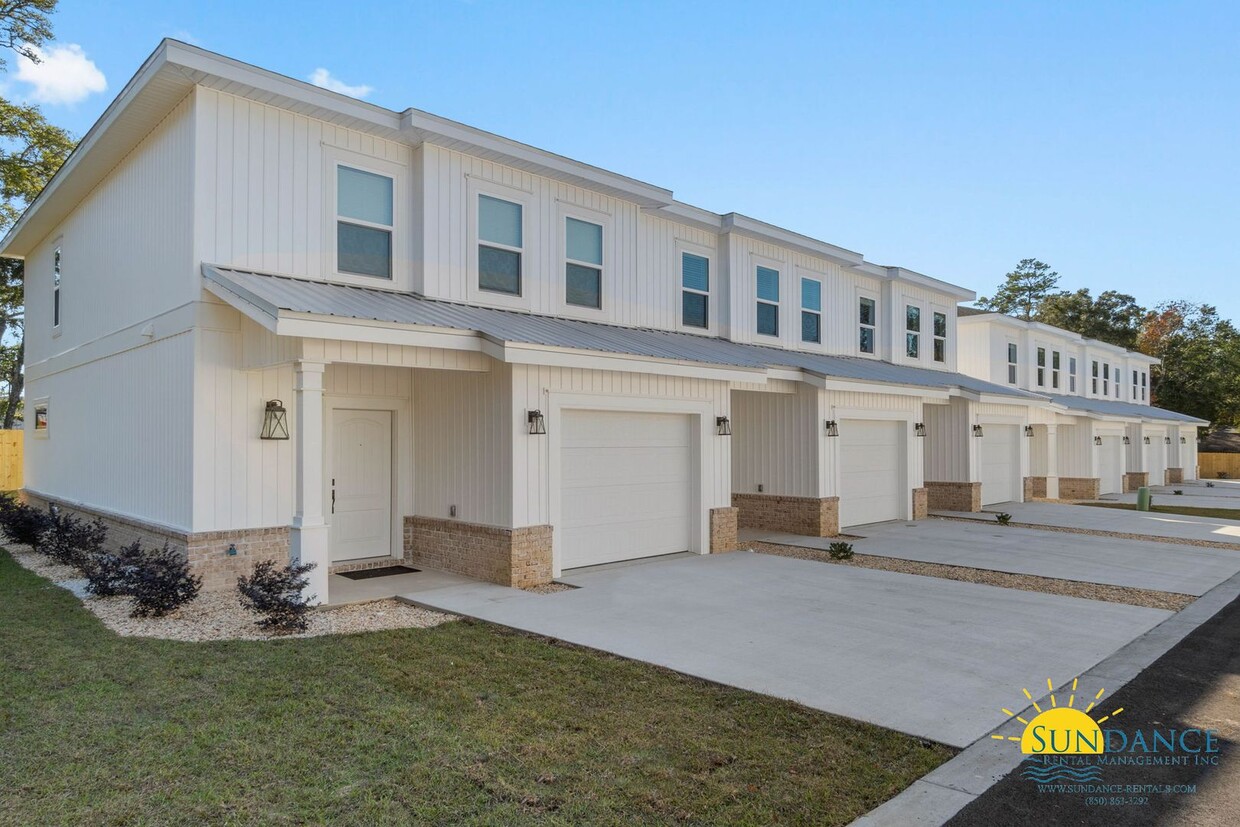 Foto principal - Gated Community in Niceville, 3 Bedroom To...