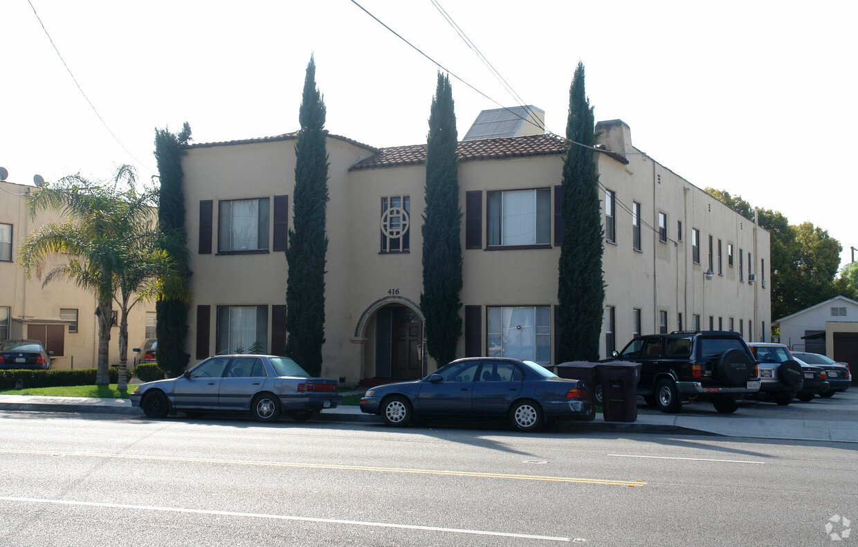 Primary Photo - Chevy Chase Apartments