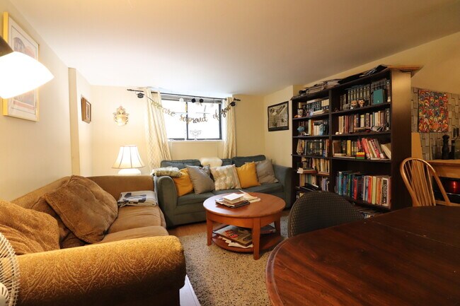 **GARDEN LEVEL** - 100 Lanark Rd