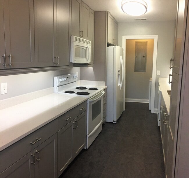 Quartz Counters - 936 Todd Preis Dr