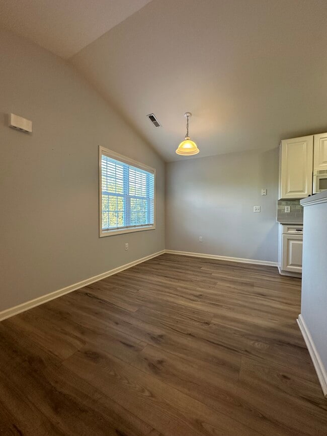 Building Photo - 107 Evergreen Pl