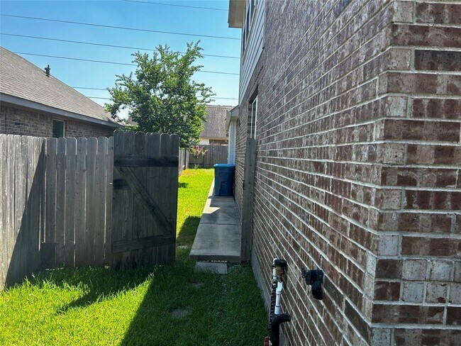 Building Photo - 3014 Wellington Pass Dr