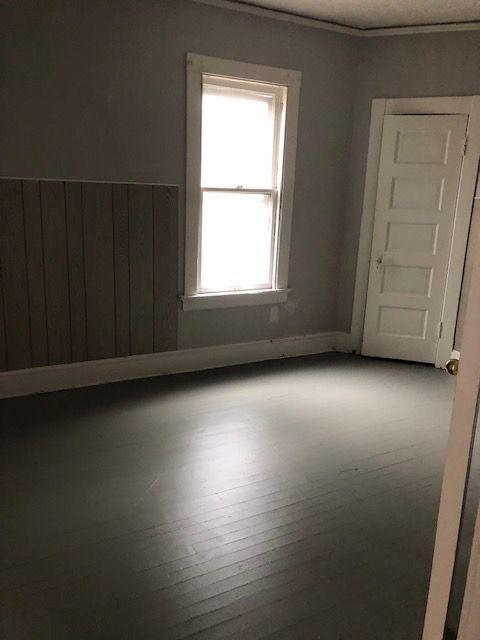Building Photo - 3075 N. 25th Street - 2 Bedroom Upper