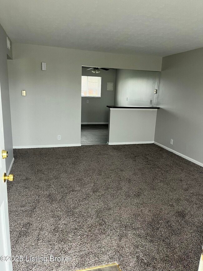 Building Photo - 6983 Dixie Hwy