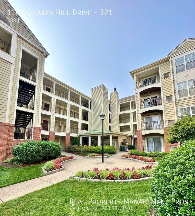 Foto principal - Updated & massive 2 bed 2 bath condo in Al...