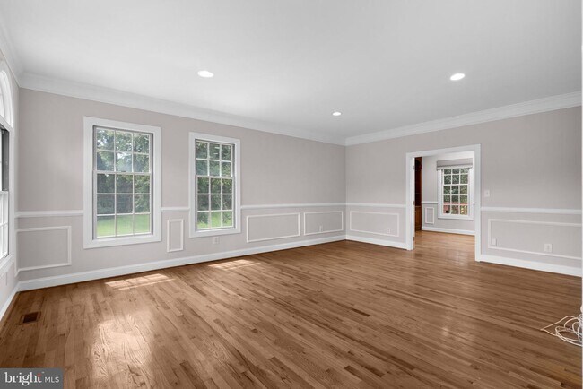Building Photo - 10400 Boswell Ln