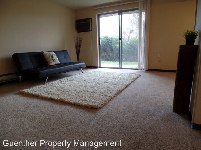 Building Photo - 2735-2809 E Upriver Dr