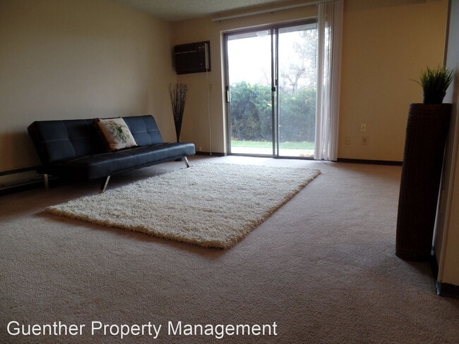 Foto del edificio - 2735-2809 E Upriver Dr