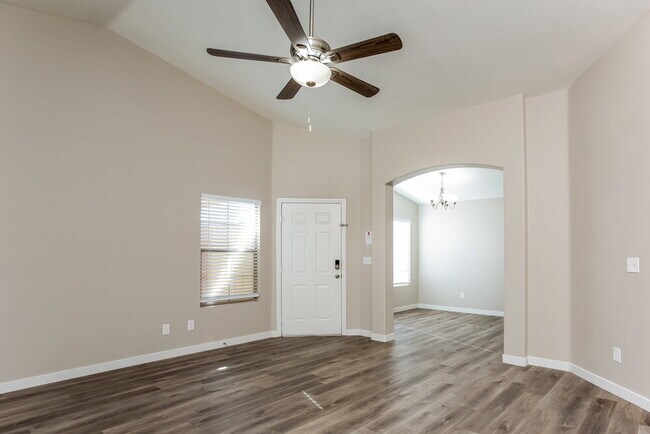 Foto del edificio - 918 Rocky Stone Ave