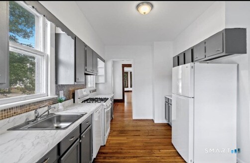 Foto del edificio - 212 Maple St
