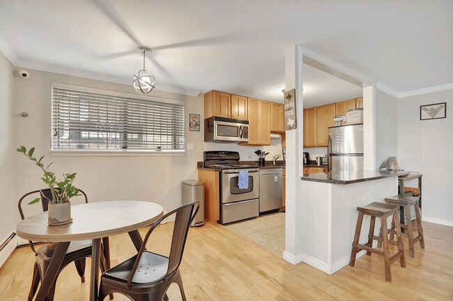 Foto del edificio - 1151 N Marion St