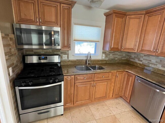 Foto del edificio - 1240 Wagner Ave