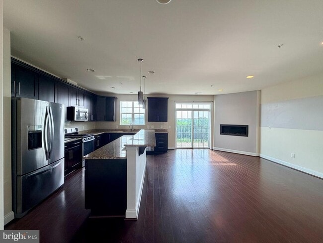 Building Photo - 5915 Logans Way