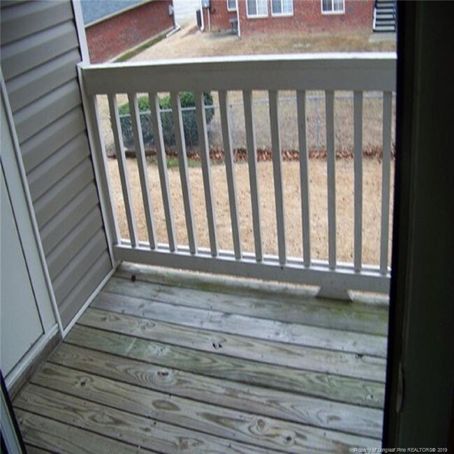 Building Photo - 667 Bartons Landing Pl